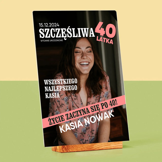 Okładka Magazynu: Szczęśliwa 40-Latka - Wydruk Na Szkle Akrylowym