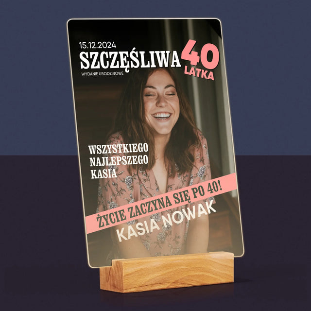 Okładka Magazynu: Szczęśliwa 40-Latka - Wydruk Na Szkle Akrylowym