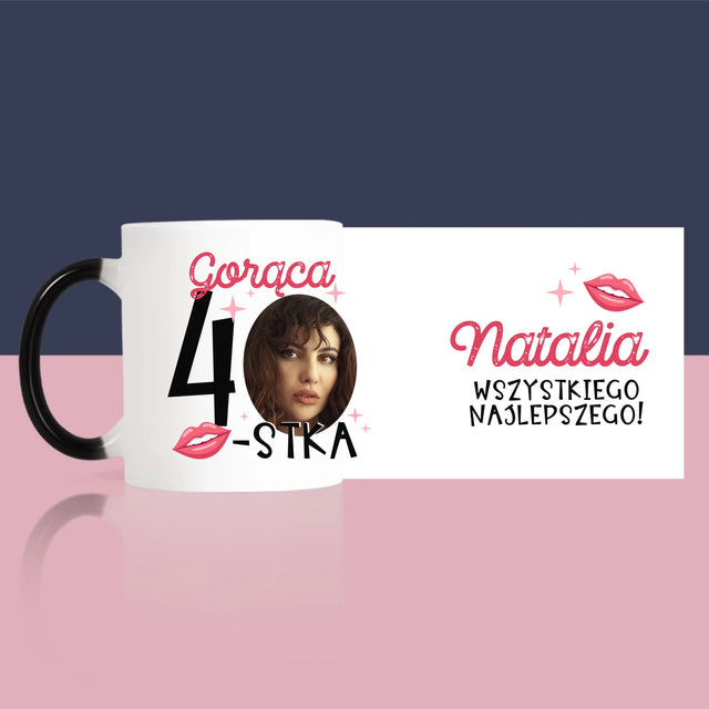 Zdjęcie I Podpis: Gorąca 40-Stka - Kubek z Nadrukiem