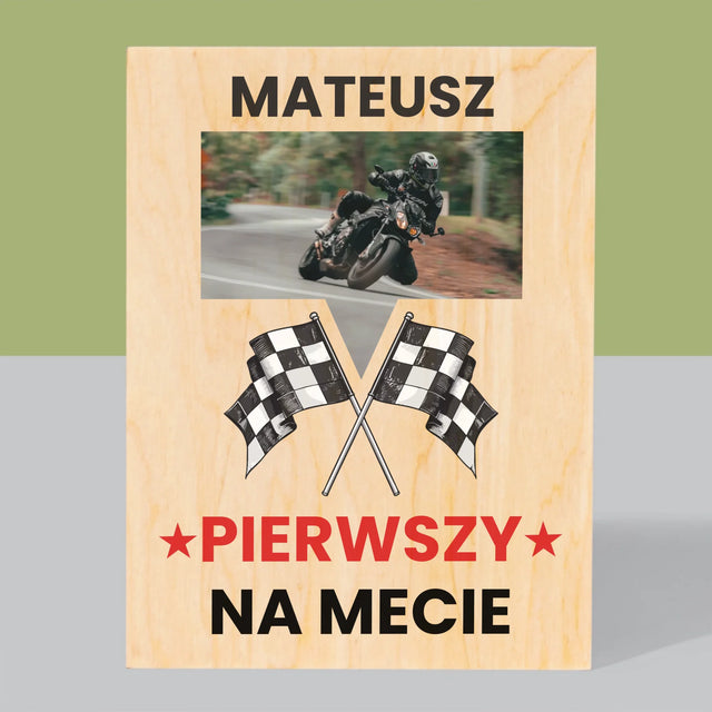 Zdjęcie I Podpis: Pierwszy Na Mecie - Wydruk Na Drewnie