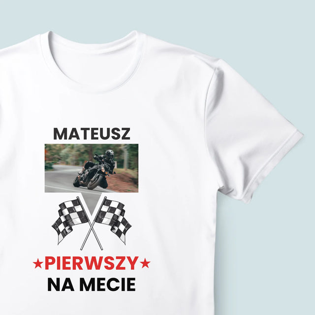 Zdjęcie I Podpis: Pierwszy Na Mecie - Koszulka Męska z Nadrukiem