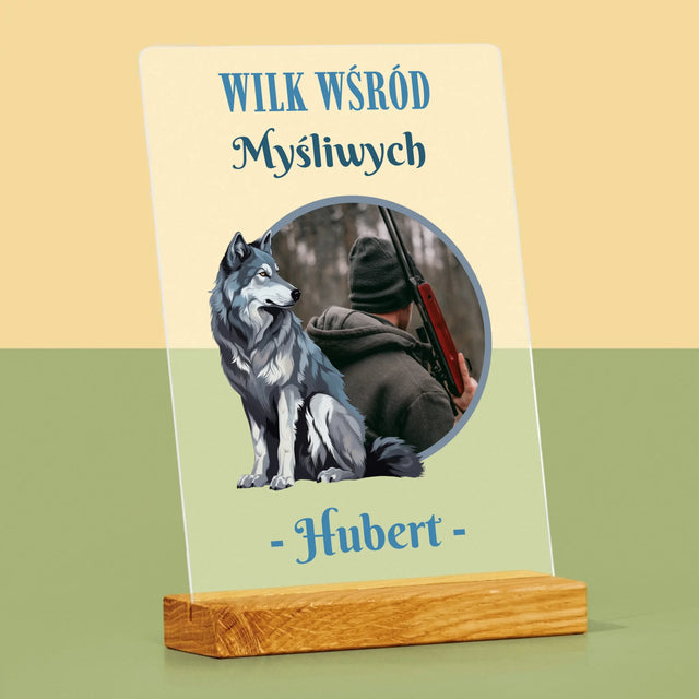 Zdjęcie I Podpis: Wilk Wśród Myśliwych - Wydruk Na Szkle Akrylowym