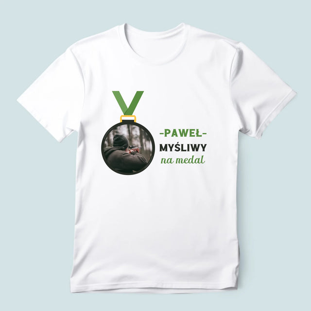 Zdjęcie I Podpis: Myśliwy Na Medal - Koszulka Męska z Nadrukiem