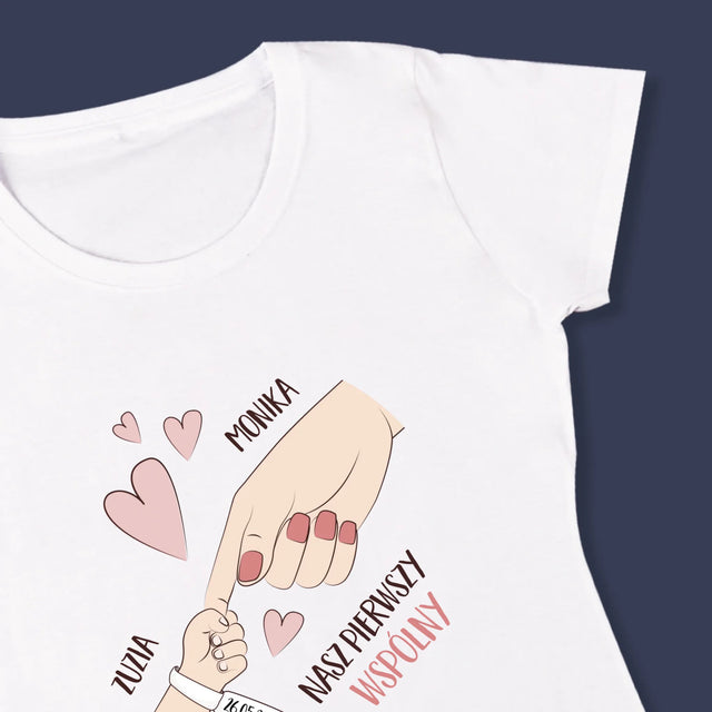 Imię i Podpis: Pierwszy Wspólny Dzień Mamy - Koszulka Damska z Nadrukiem