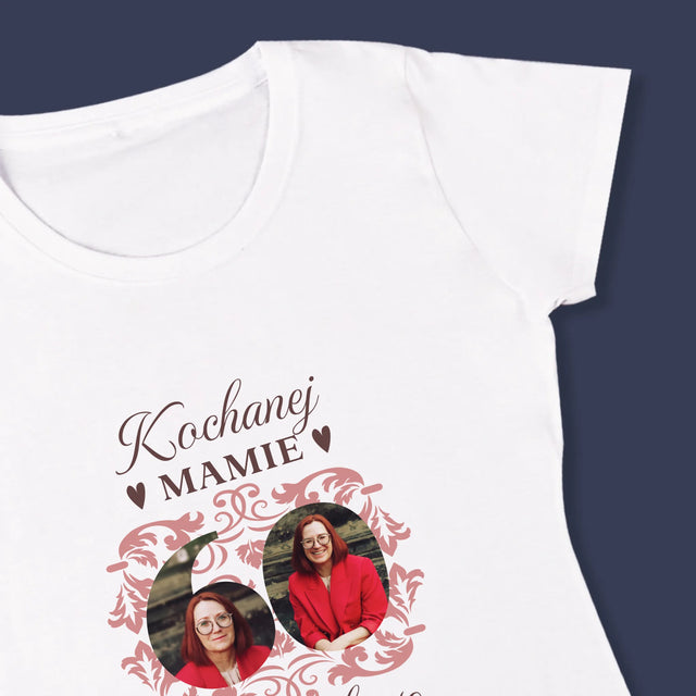 Słowo Ze Zdjęć: Kochanej Mamie z Okazji 60 Urodzin - Koszulka Damska z Nadrukiem