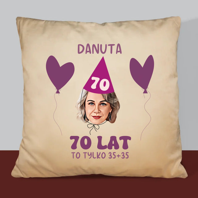 Twoja Postać: Urodzinowy Portret - Poduszka z Nadrukiem