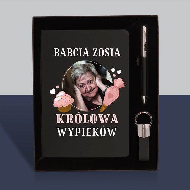Zdjęcie i Podpis: Królowa Wypieków - Zestaw z Notatnikiem