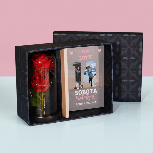 Słowo Ze Zdjęć: Walentynki Kartka z Kalendarza - Zestaw Prezentowy z Wydrukiem Na Szkle i Wieczną Różą