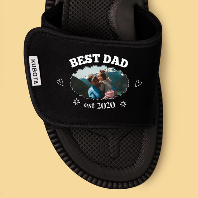 Zdjęcie i Podpis: Best Dad Established - Klapki Kubota