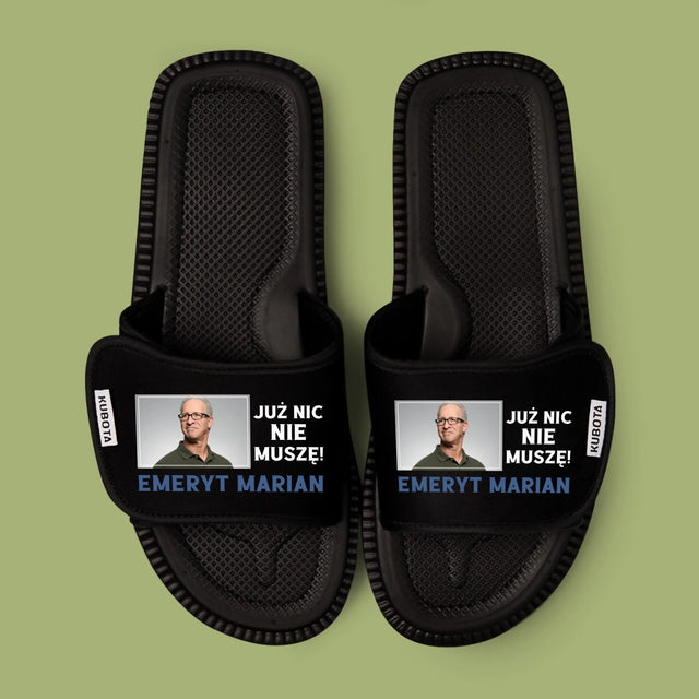 Zdjęcie i Podpis: Nic Nie Muszę! Emeryt - Klapki Kubota