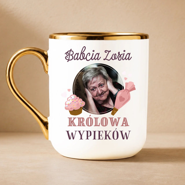 Zdjęcie i Podpis: Królowa Wypieków - Kubek Ceramiczny ze Złotym Rantem